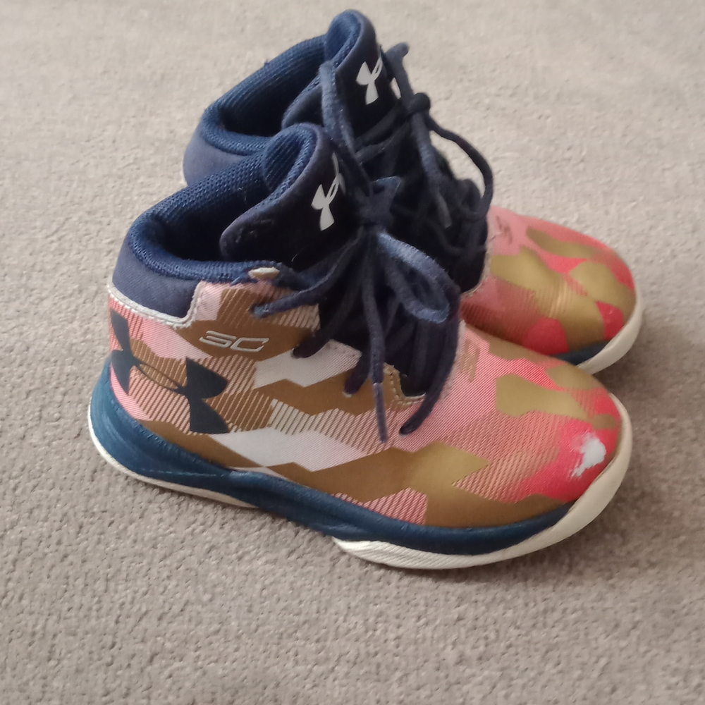 Under Armour Steph Curry  Basketball Shoes kids Size 5k